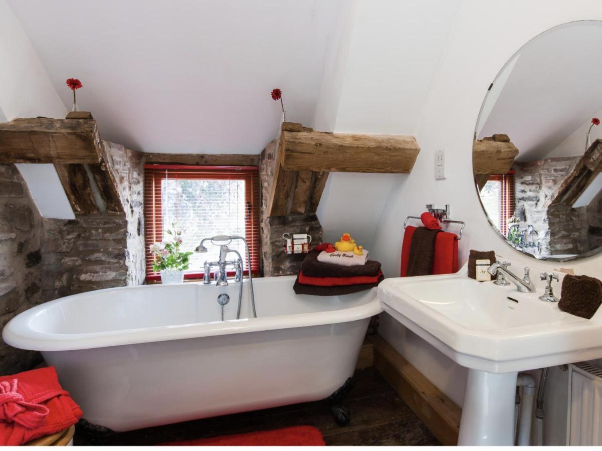 Ty Fferm Hen, Ancient Farmhouse, Coity Bach Talybont-on-Usk Екстериор снимка